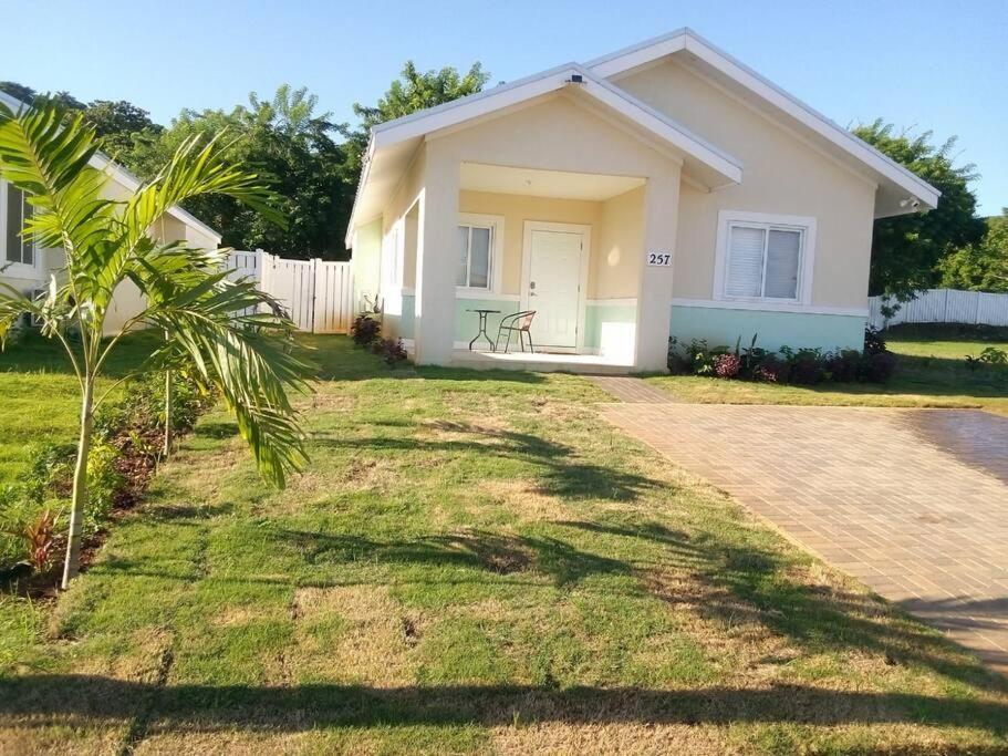 לוסאה Jamaica Reggae Villa מראה חיצוני תמונה